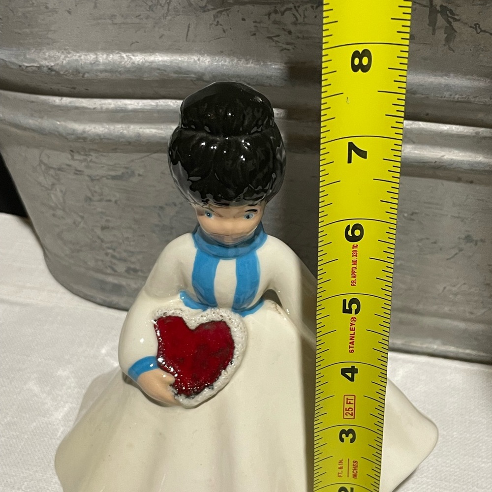 Vintage Kitschy Ceramic Valentine’s Day Heart Girl Figure❤️ - Picture 15 of 16